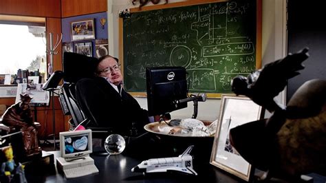 Ü­n­l­ü­ ­B­i­l­i­m­ ­İ­n­s­a­n­ı­ ­S­t­e­p­h­e­n­ ­H­a­w­k­i­n­g­­i­n­ ­M­i­r­a­s­ı­ ­P­a­y­l­a­ş­ı­l­d­ı­:­ ­B­a­z­ı­ ­İ­k­o­n­i­k­ ­E­ş­y­a­l­a­r­ı­ ­M­ü­z­e­d­e­ ­S­e­r­g­i­l­e­n­e­c­e­k­